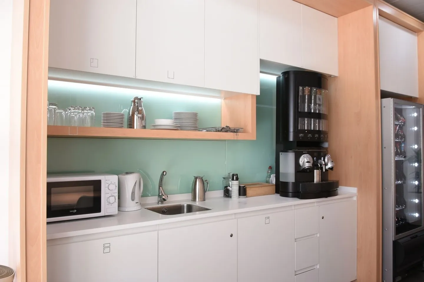 Accesso tutto incluso a spazi per uffici professionali per 4 persone presso Regus Spoom Glattpark - Foto 7 di 8