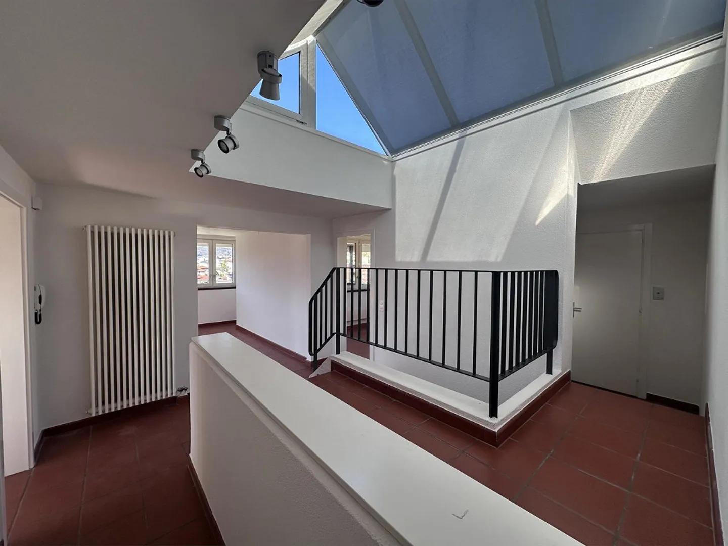 PENTHOUSE INDISPENSABLE 4.5 AVEC PISCINE ET VUE PANORAMIQUE - Photo 5 sur 13