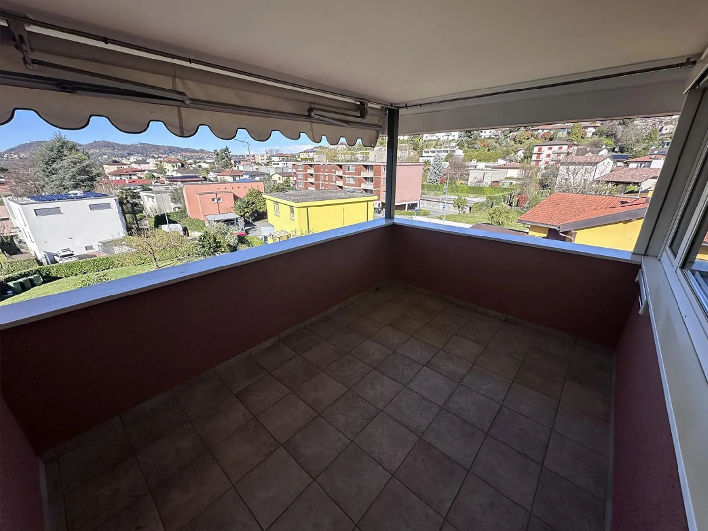 PENTHOUSE INDISPENSABLE 4.5 AVEC PISCINE ET VUE PANORAMIQUE - Photo 12 sur 13