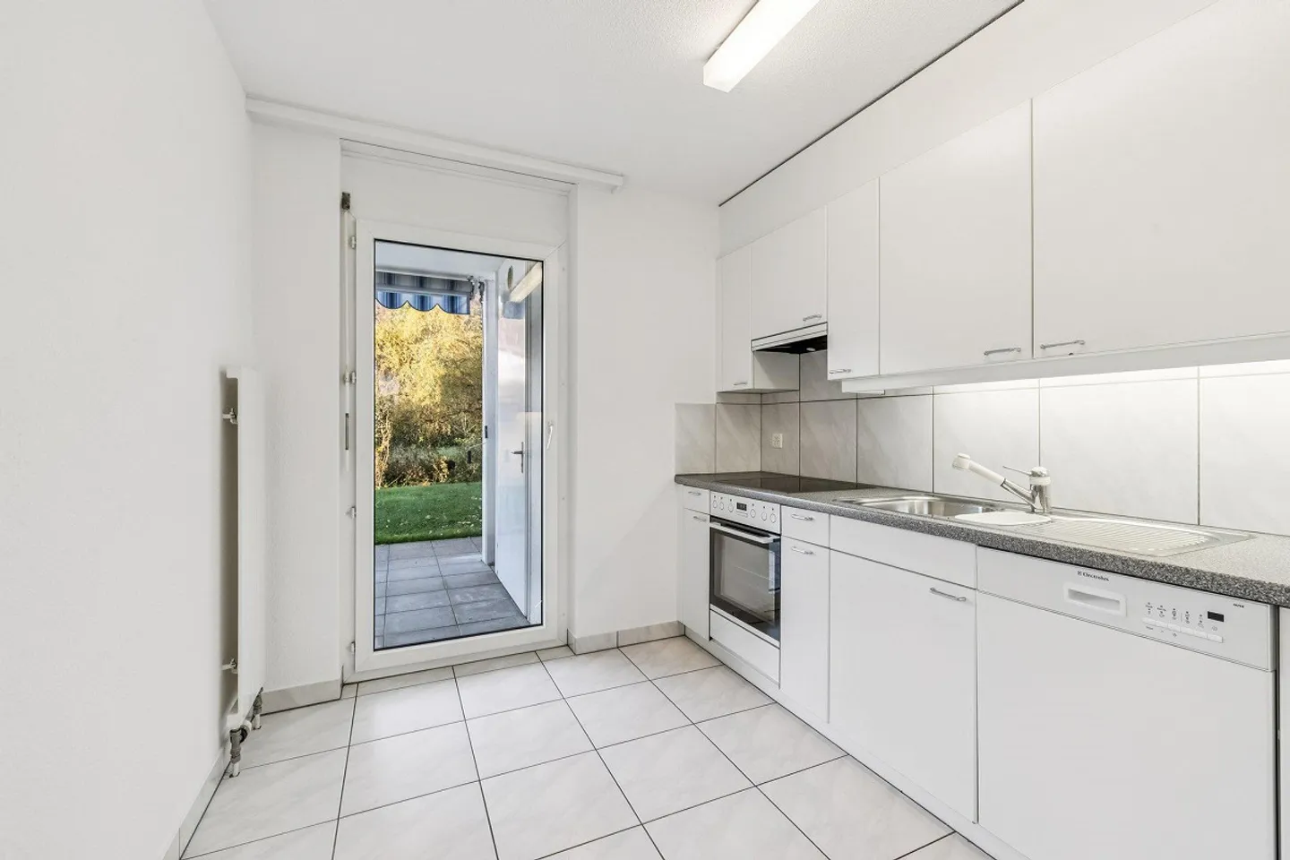 3.5-Zimmer-Wohnung im Erdgeschoss mit Gartenidylle - Foto 3 von 10