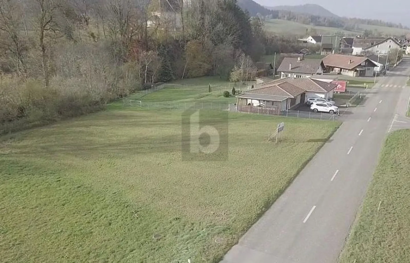 Terrain spacieux pour maison sur mesure - Photo 2 sur 3