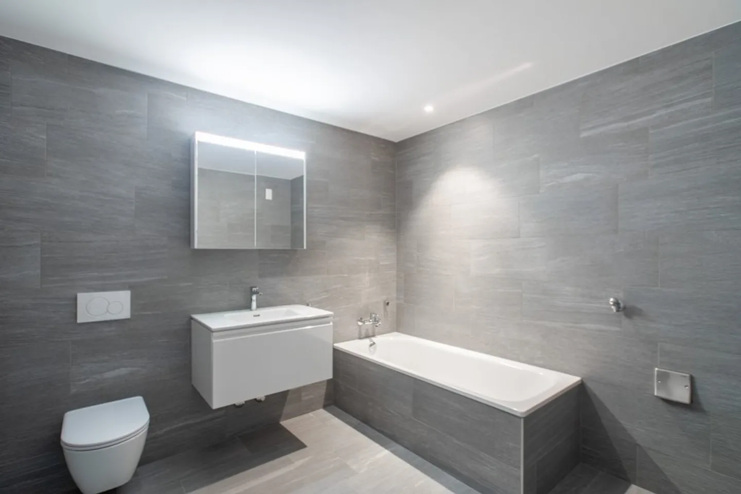 Appartement 4.5 pièces comme neuf dans un emplacement privilégié - Photo 2 sur 5