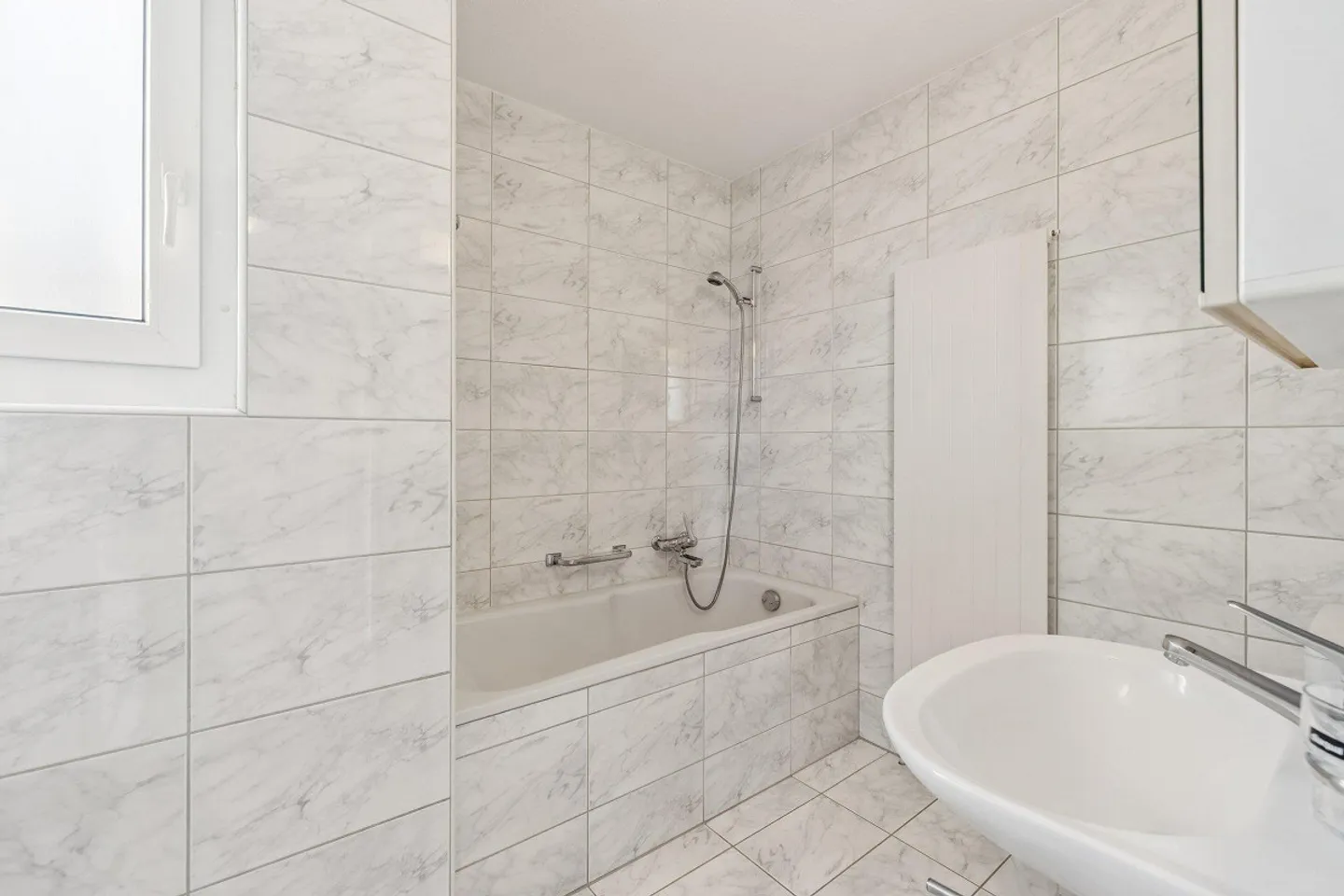 3.5-Zimmer-Wohnung im Erdgeschoss mit Gartenidylle - Foto 7 von 10