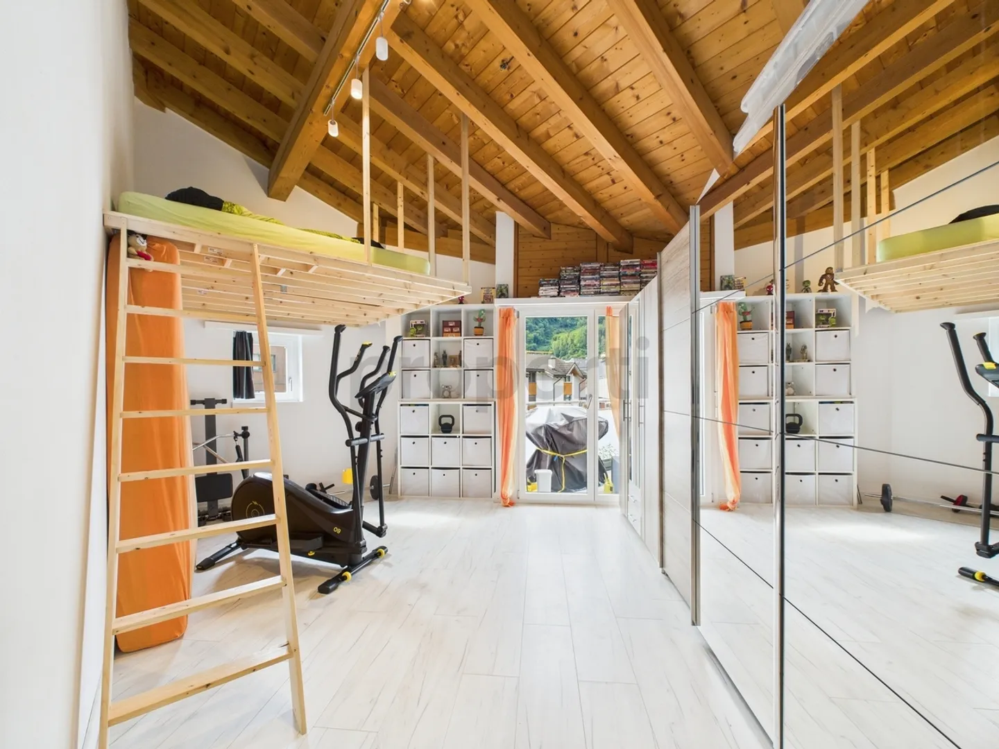 Penthouse exclusif de 4,5 pièces avec une lumière fantastique et des équipements modernes à Untervaz, GR - Photo 7 sur 12