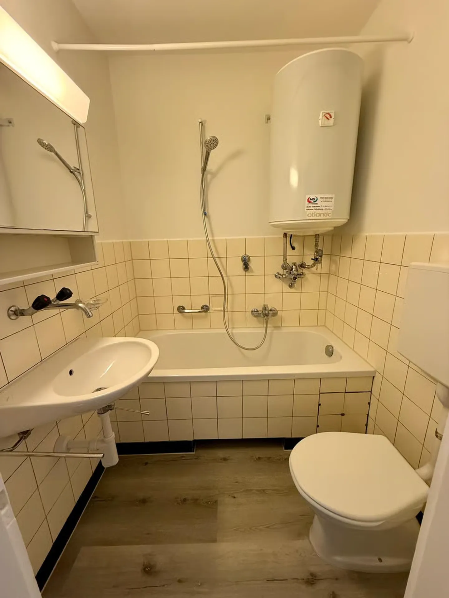 Modern 3-room apartment in Brügg - Photo 3 of 7