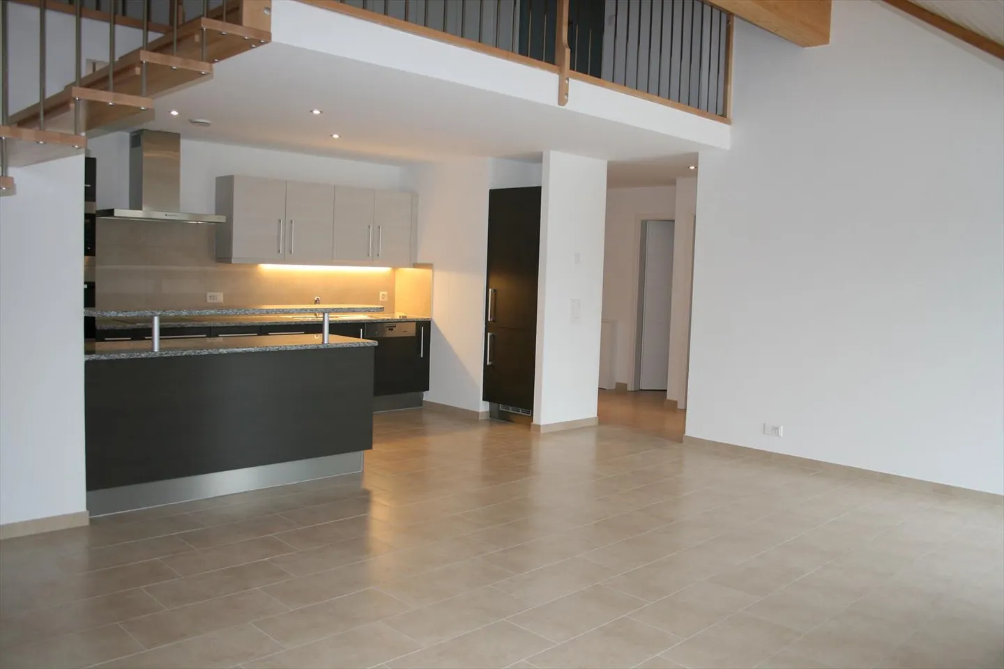 Helles Appartement von 132 m² im Herzen der Weinberge, mit Ausgang zum See - Foto 2 von 5