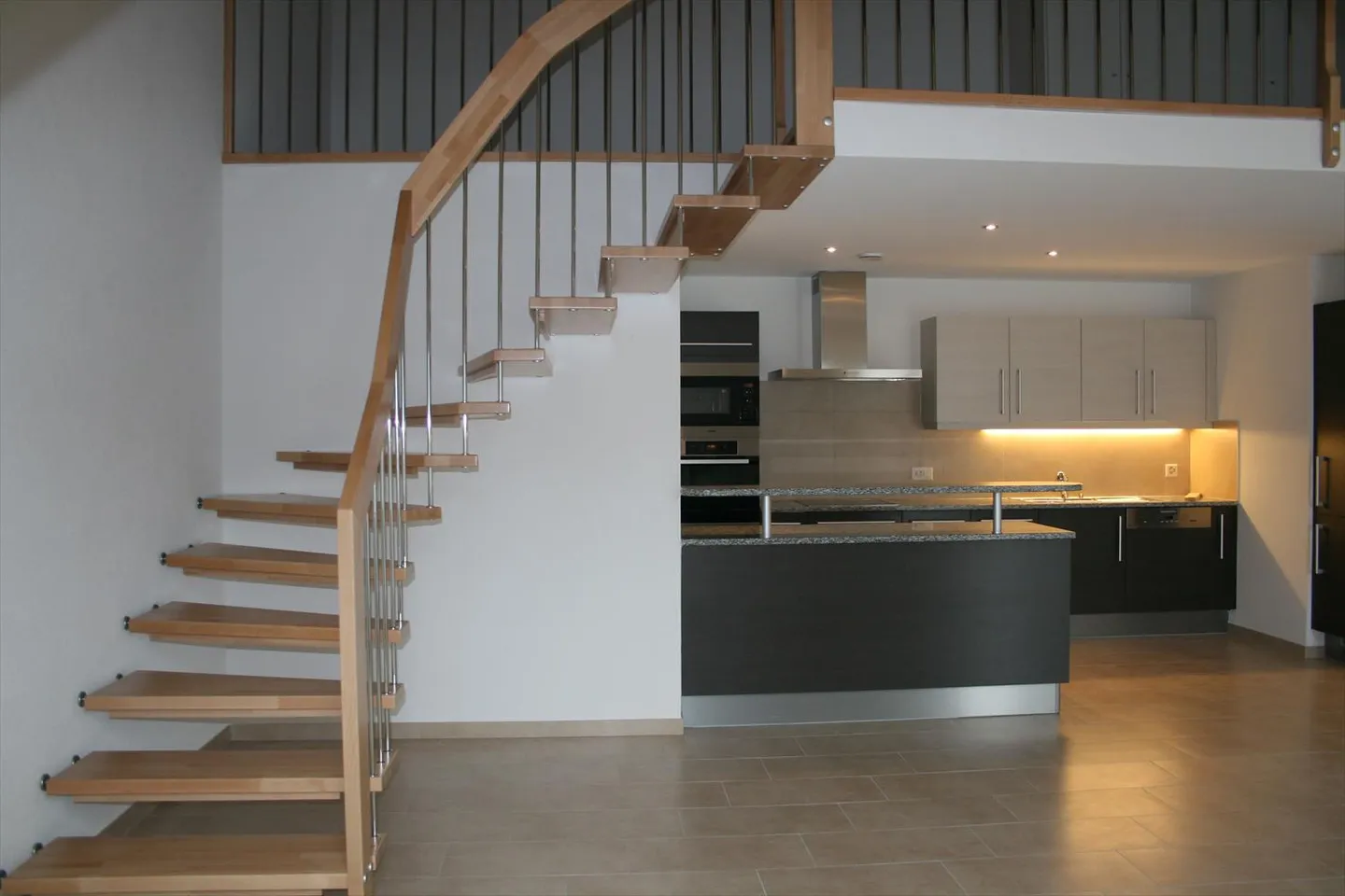 Helles Appartement von 132 m² im Herzen der Weinberge, mit Ausgang zum See - Foto 3 von 5