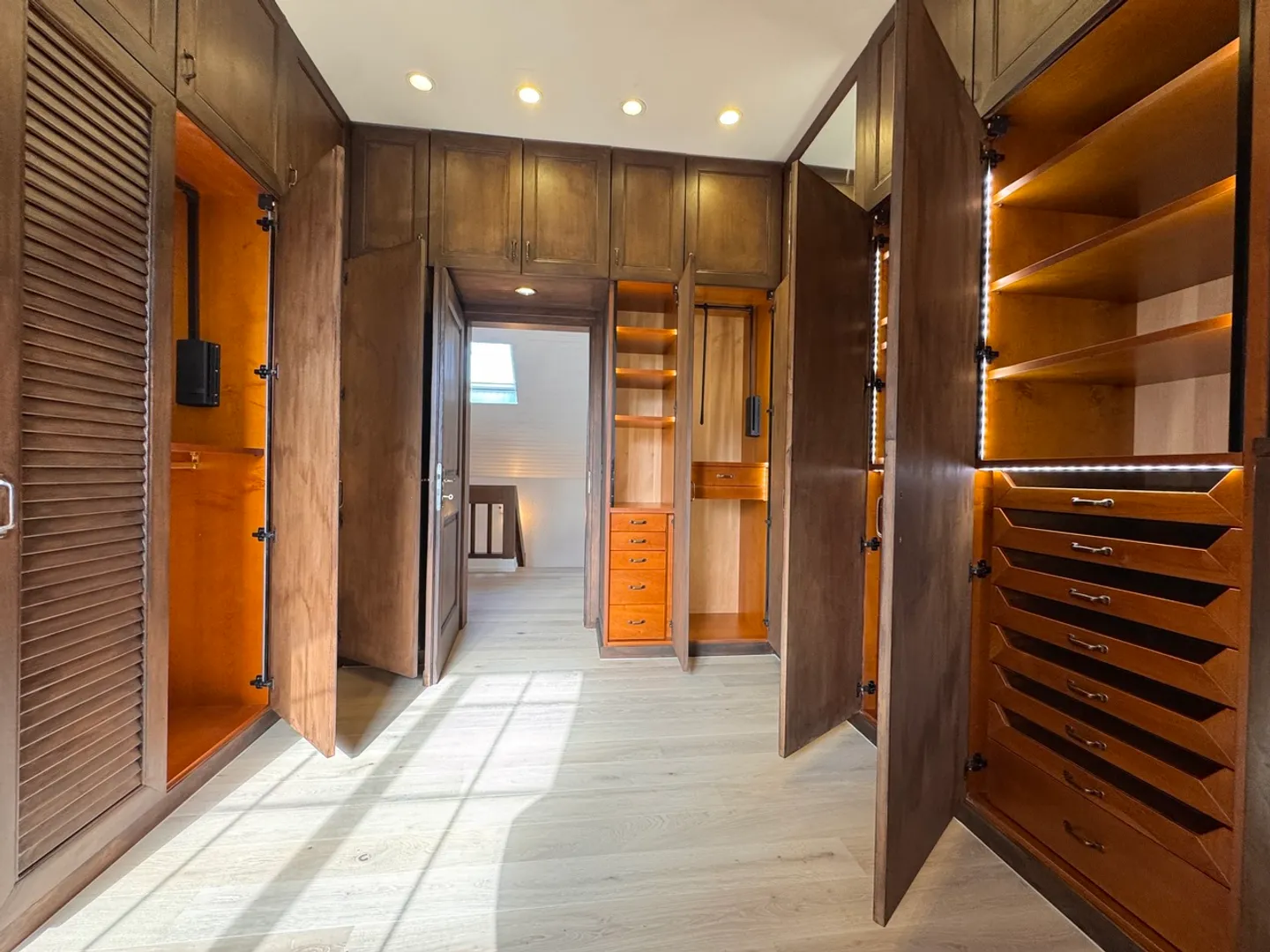 Renovated high-end property at the gates of Morges - Photo 8 of 18