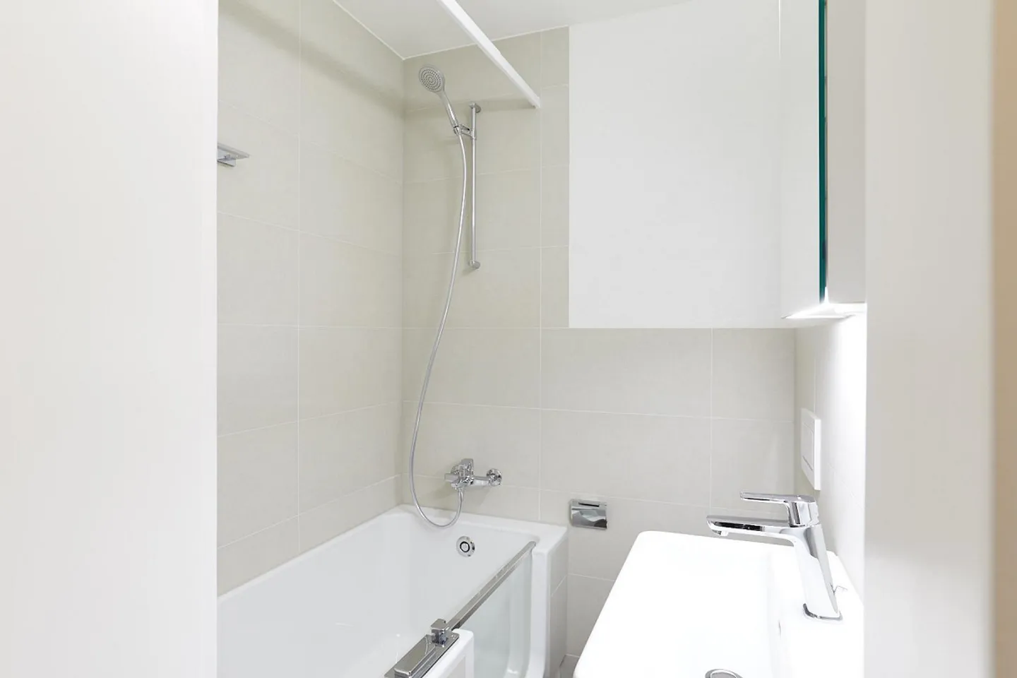 Petit appartement dans un quartier résidentiel calme - Photo 3 sur 7