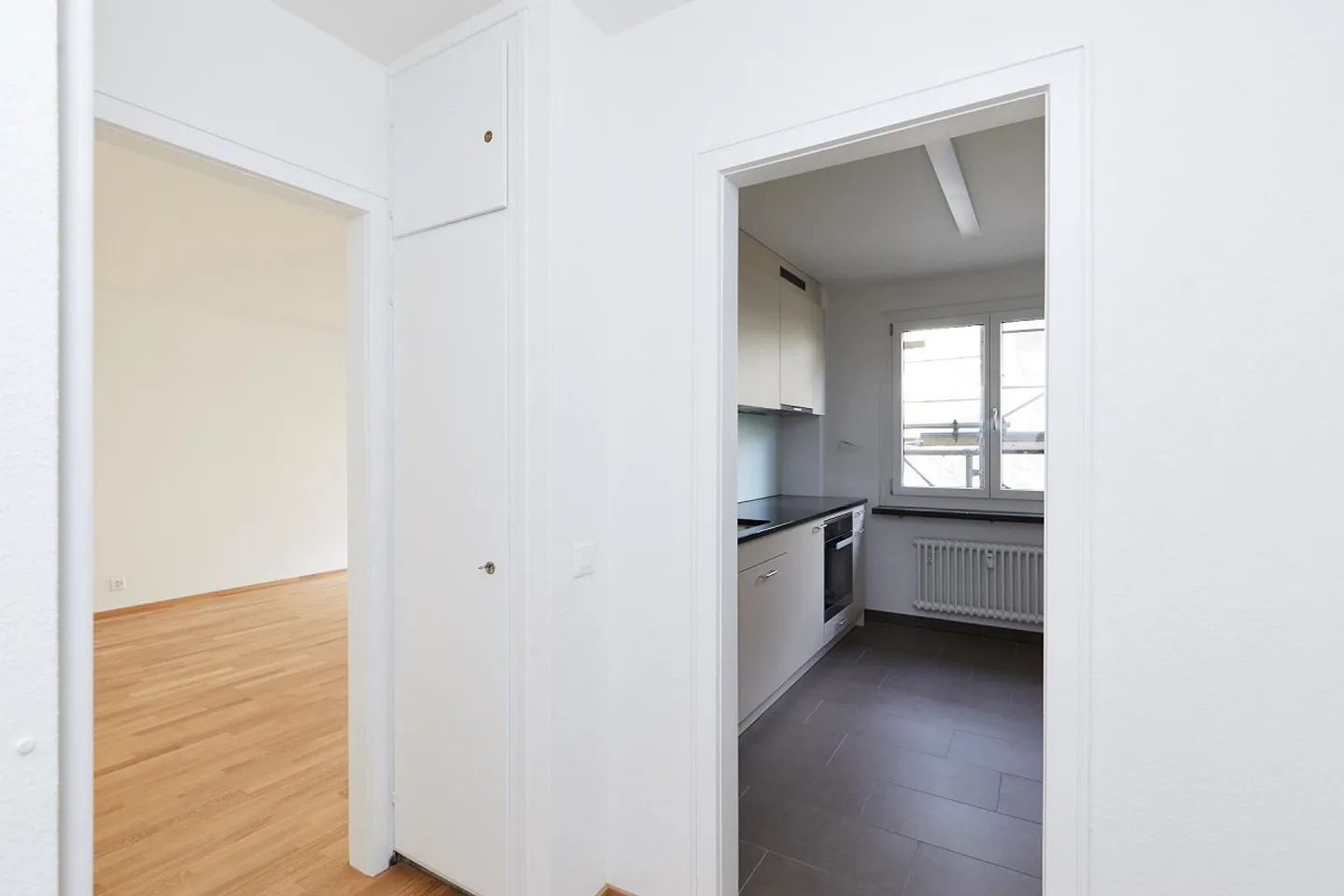 Petit appartement dans un quartier résidentiel calme - Photo 6 sur 7