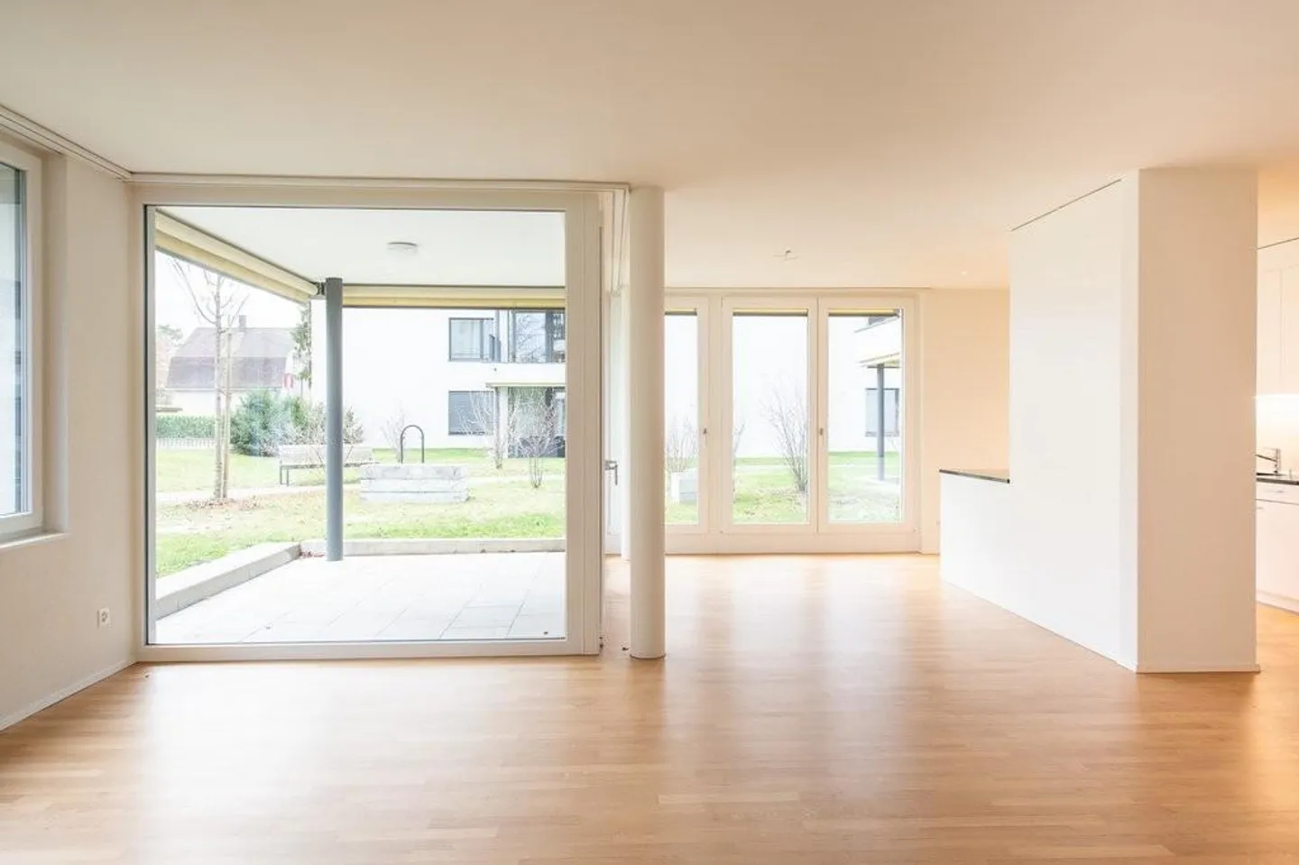 Vie moderne dans un quartier familial - Photo 3 sur 12