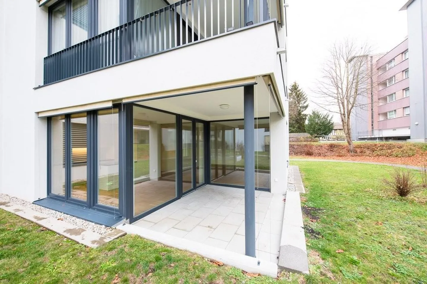 Vie moderne dans un quartier familial - Photo 11 sur 12