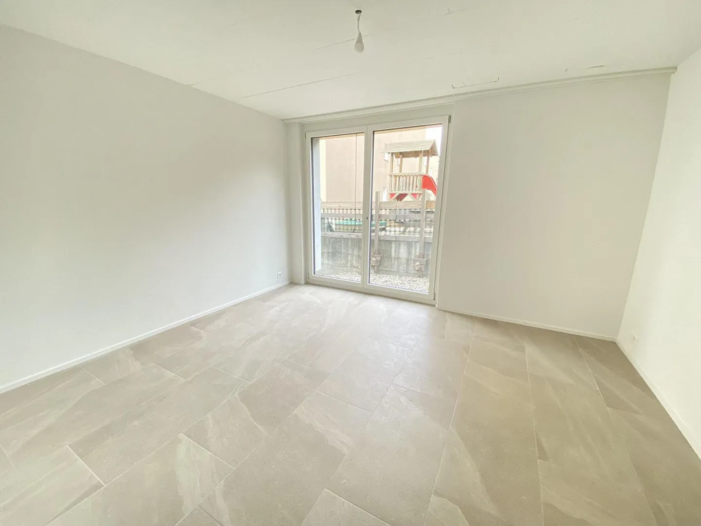 Appartement spacieux de 3,5 pièces "ännet em Dorfbach" - Photo 5 sur 10