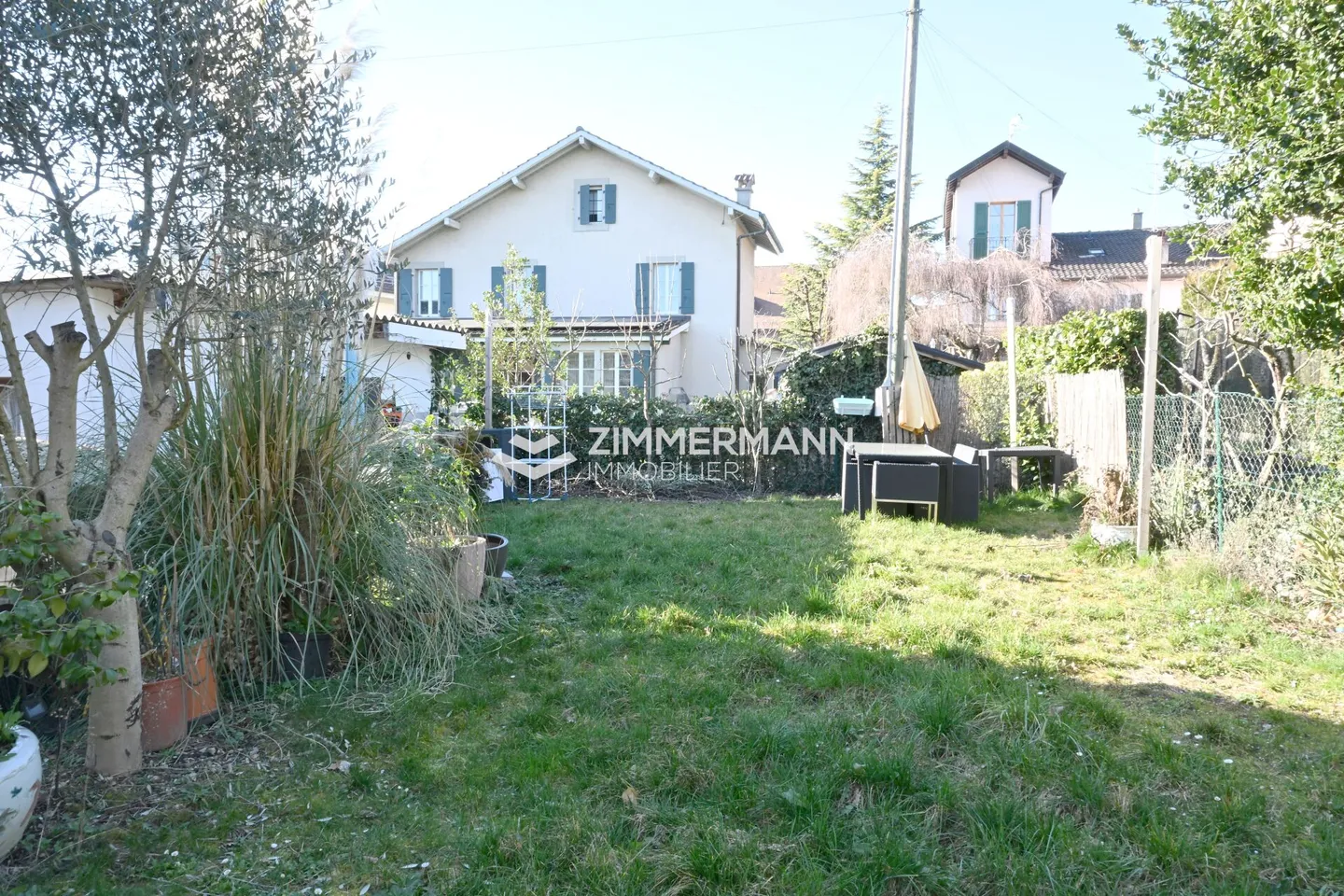 Maison spacieuse avec jardin - Photo 1 sur 7