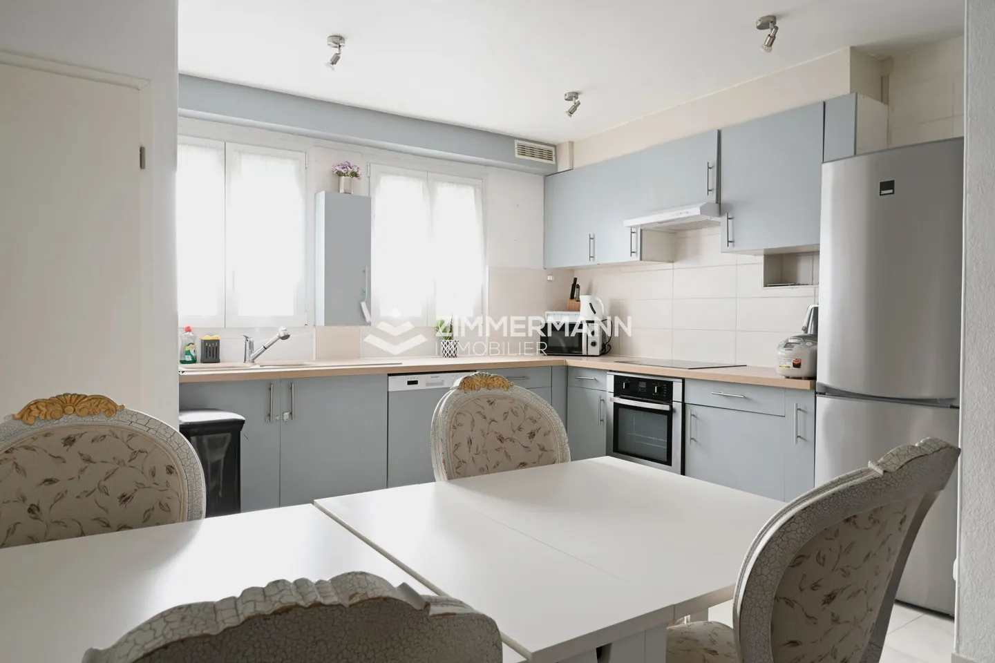 Maison spacieuse avec jardin - Photo 3 sur 7