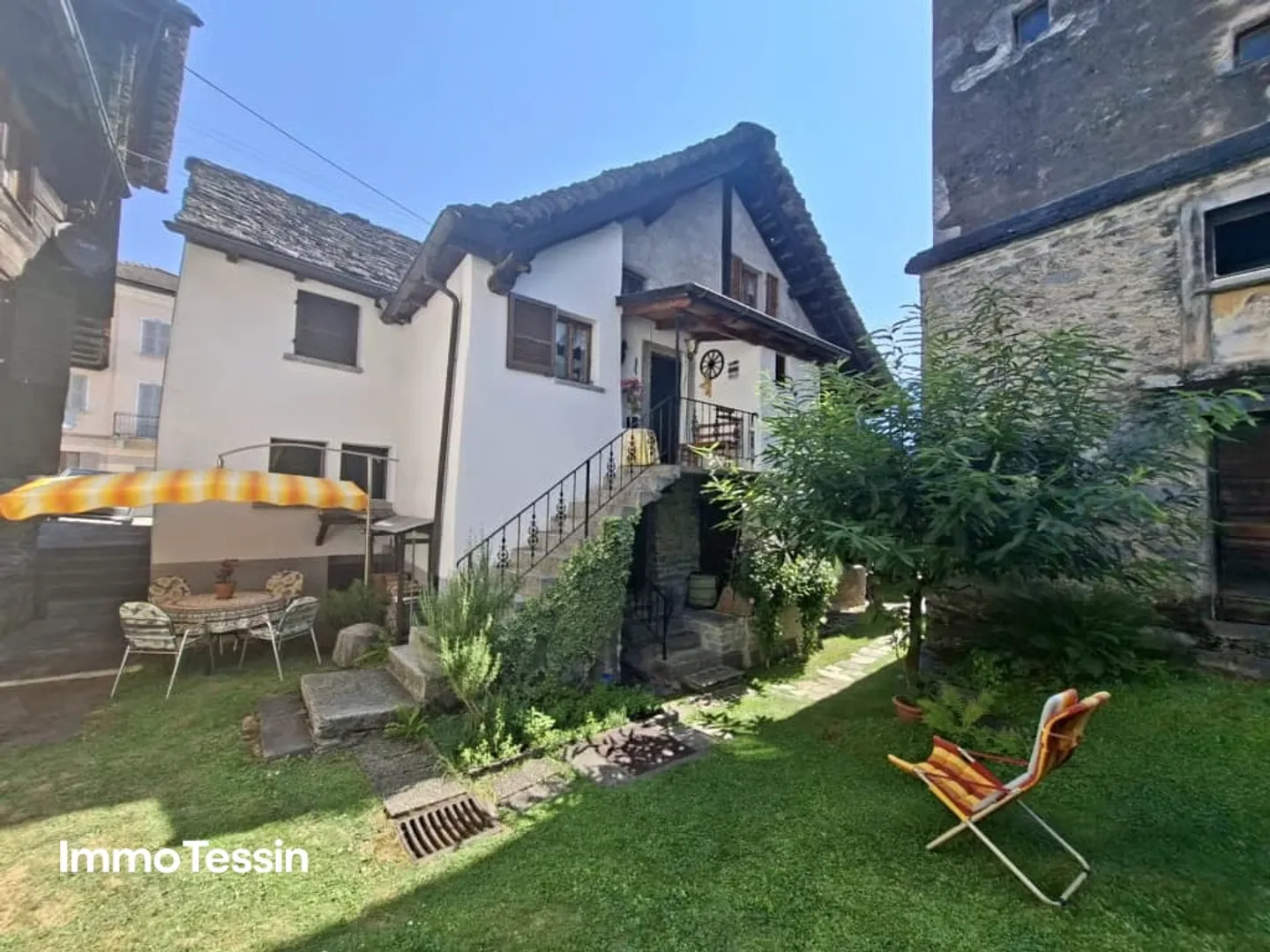 Rifugio ticinese accogliente e amorevolmente ristrutturato, casa bifamiliare con grottino, laboratorio e camino - Foto 1 di 13
