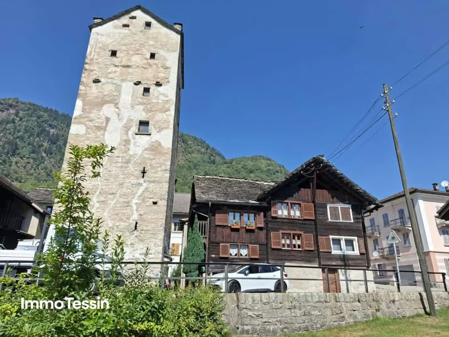 Rifugio ticinese accogliente e amorevolmente ristrutturato, casa bifamiliare con grottino, laboratorio e camino - Foto 2 di 13