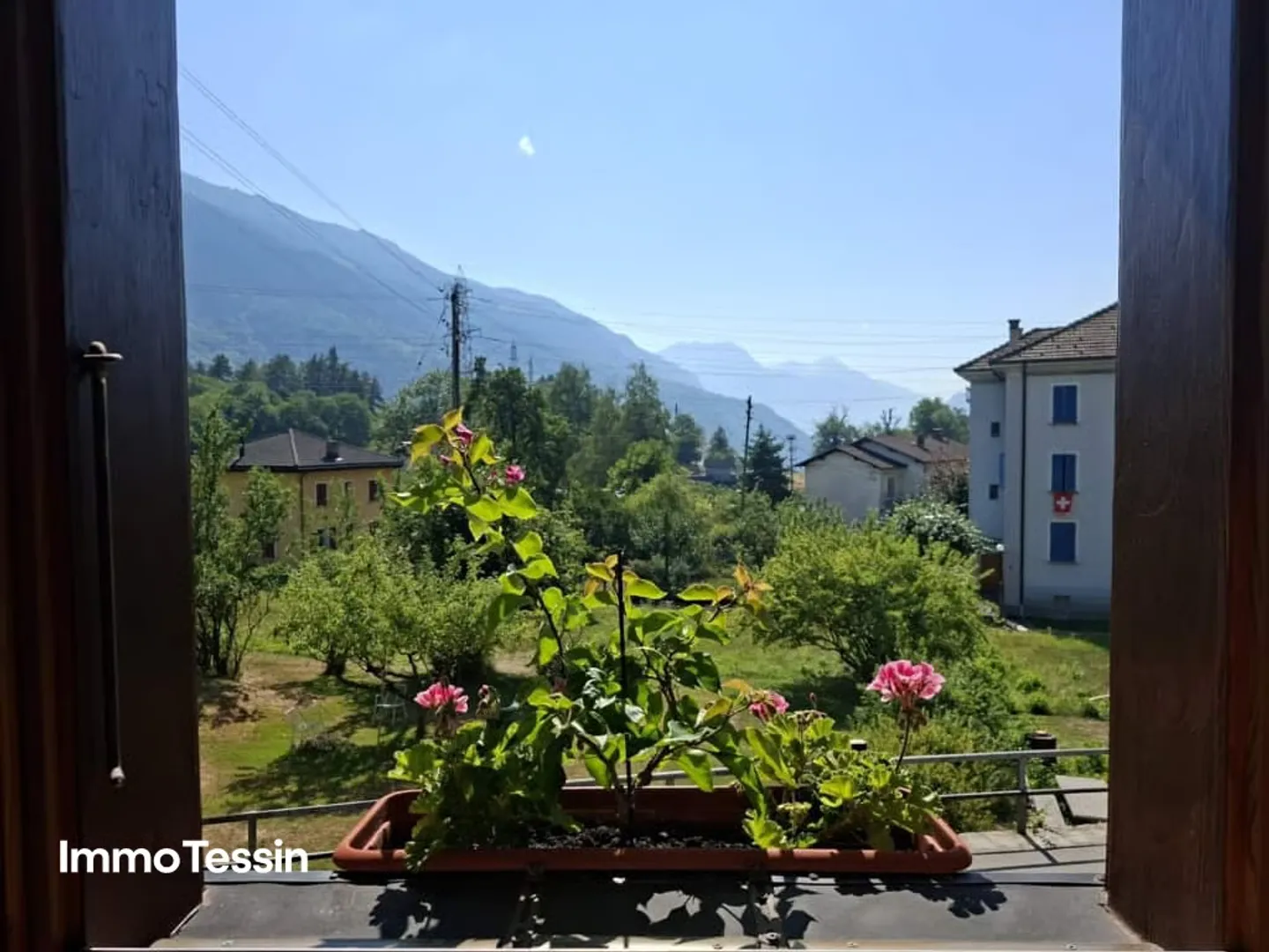 Rifugio ticinese accogliente e amorevolmente ristrutturato, casa bifamiliare con grottino, laboratorio e camino - Foto 5 di 13