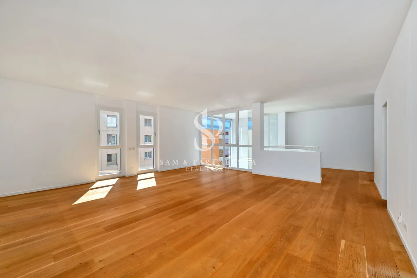 DUPLEX DE 4.5 PIÈCES À CASSARATE - Photo 2 sur 16