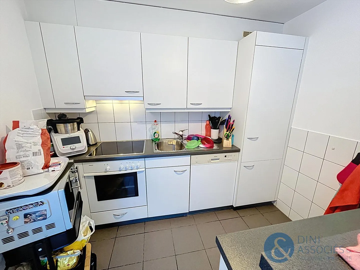 3.5 Room Apartment - Photo 3 of 10