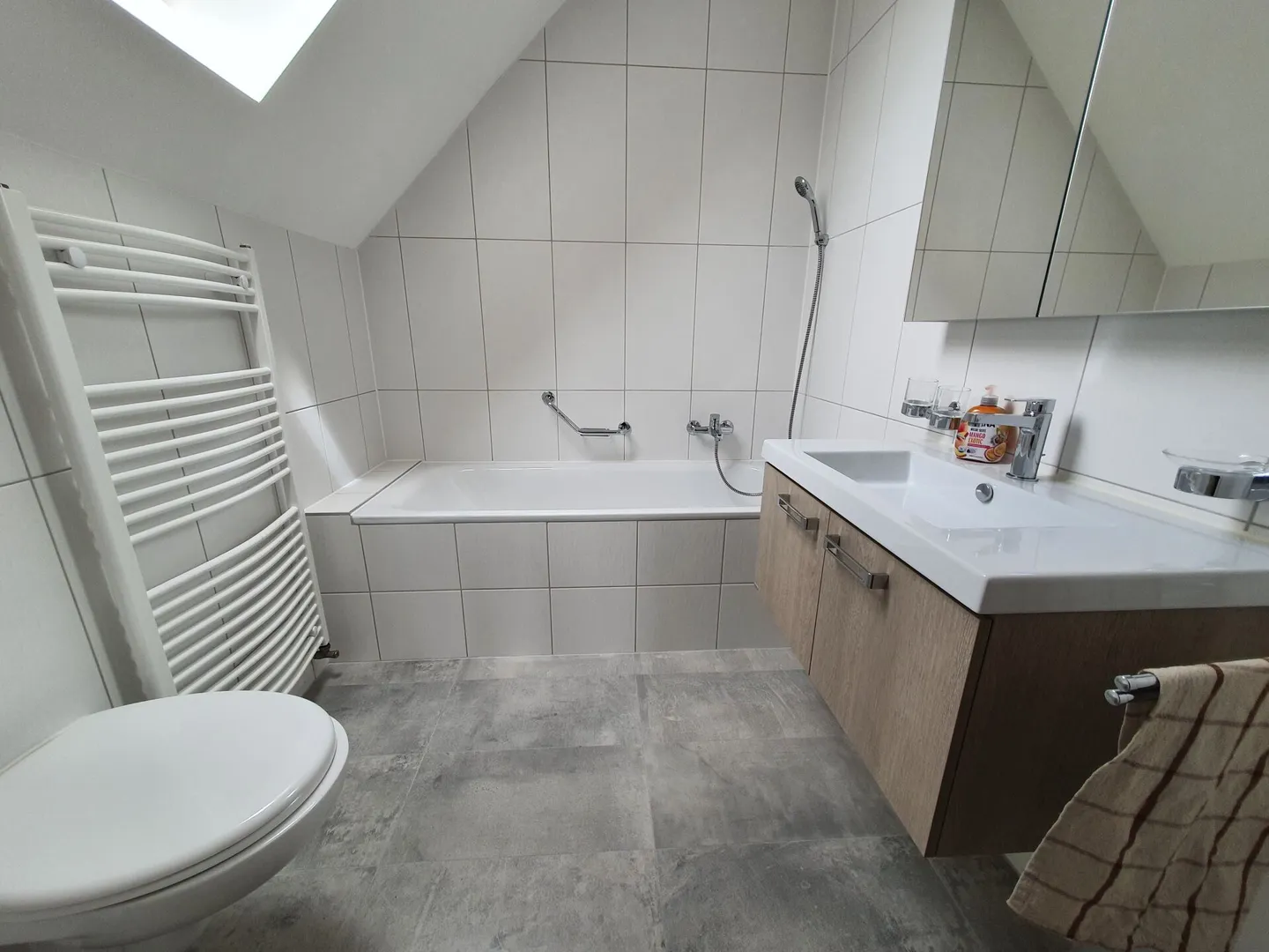 Courtepin: Appartamento arredato di 2,5 stanze sotto il tetto - Foto 7 di 7