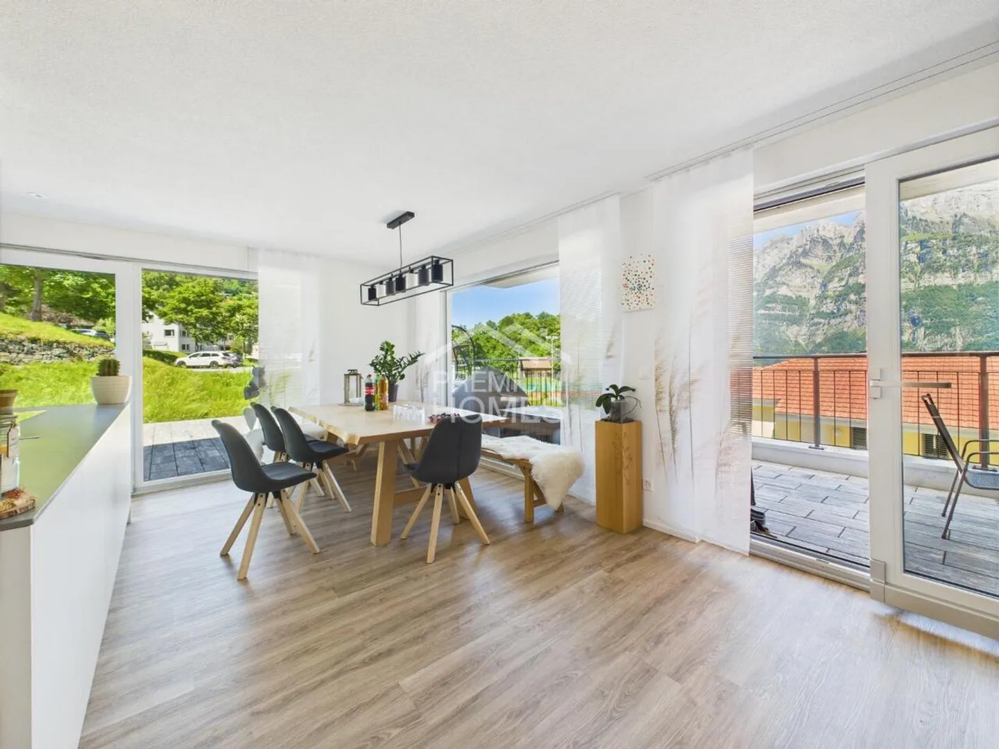 Casa da sogno quasi nuova con aria di mare e vista sulle cime - Foto 2 di 12