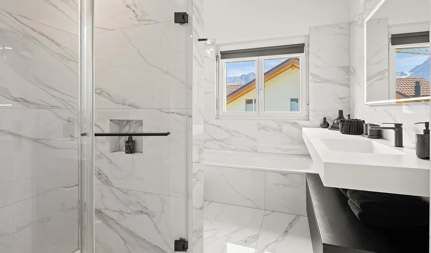 Alpine Living Culture of the Highest Class in Internationally Sought-After Peak... - Photo 9 of 11