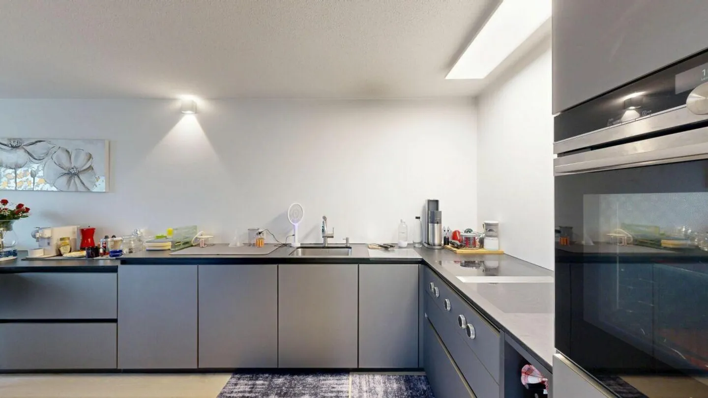 Bright 4.5 Room Apartment with Modern Kitchen - Photo 5 of 11