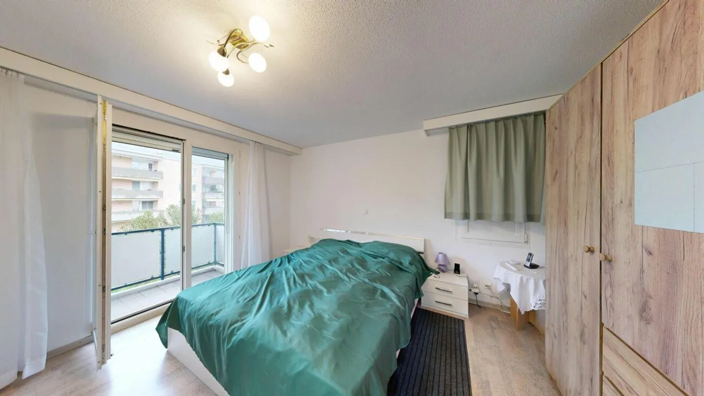 Bright 4.5 Room Apartment with Modern Kitchen - Photo 6 of 11