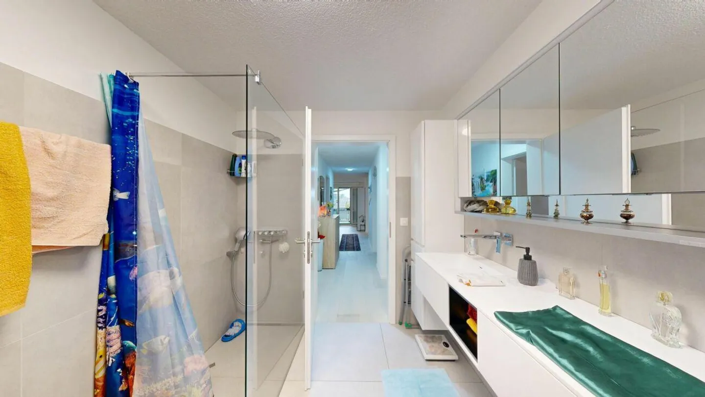 Bright 4.5 Room Apartment with Modern Kitchen - Photo 9 of 11