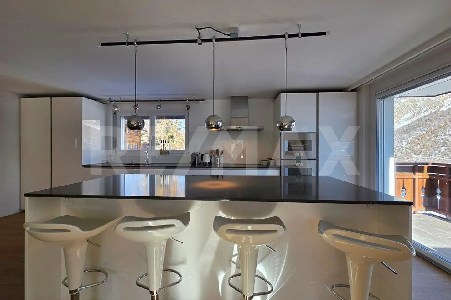 Appartamento 5 camere - Foto 8 di 13