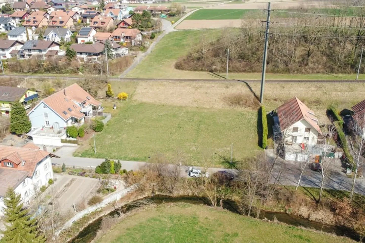 Terrain constructible ensoleillé avec potentiel à Kerzers - Photo 3 sur 6