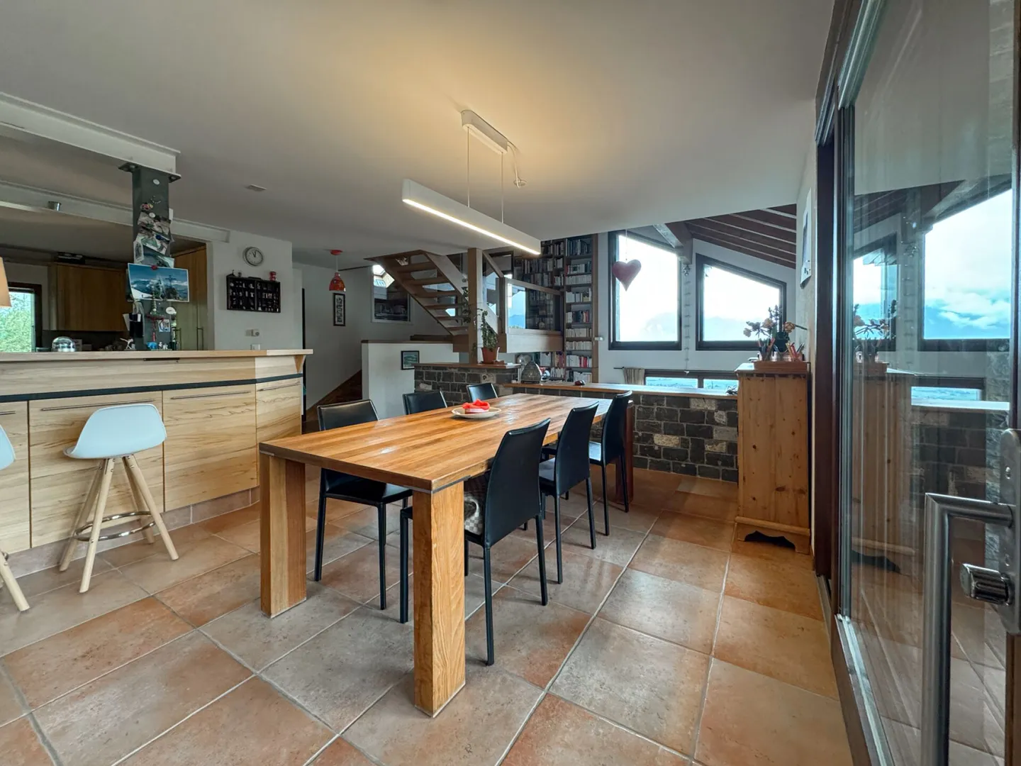 Casa di 5,5 stanze + uno studio con bella vista sulla pianura! - Foto 5 di 24