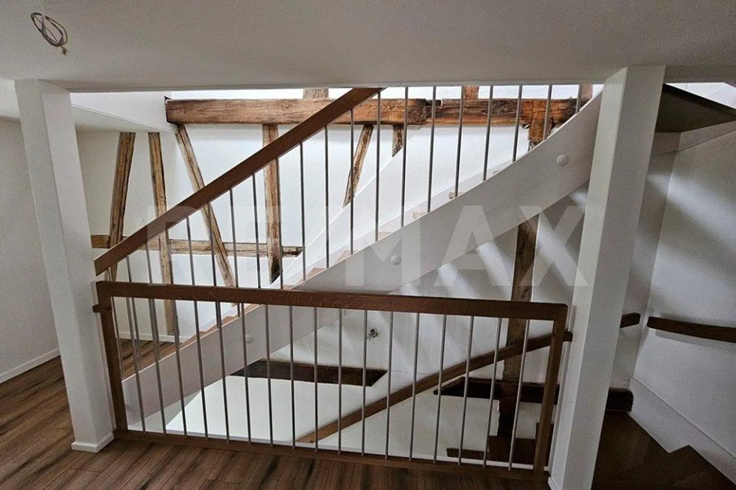 Maison à colombages de 5,5 pièces prête à emménager dans un quartier résidentiel central - Photo 6 sur 13