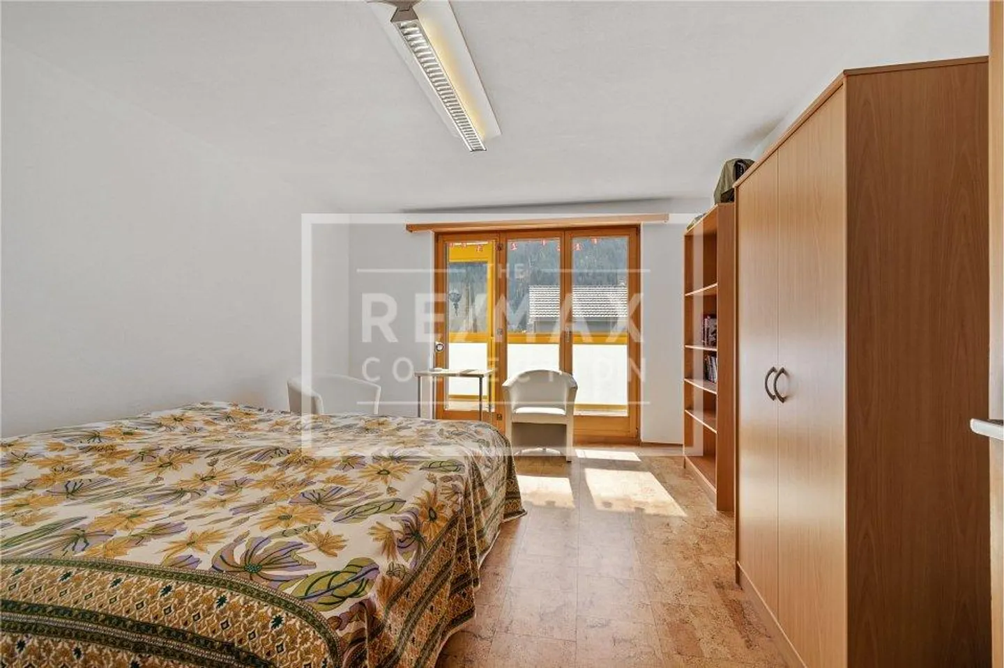 Grande casa unifamiliare con ufficio separato - Foto 7 di 13