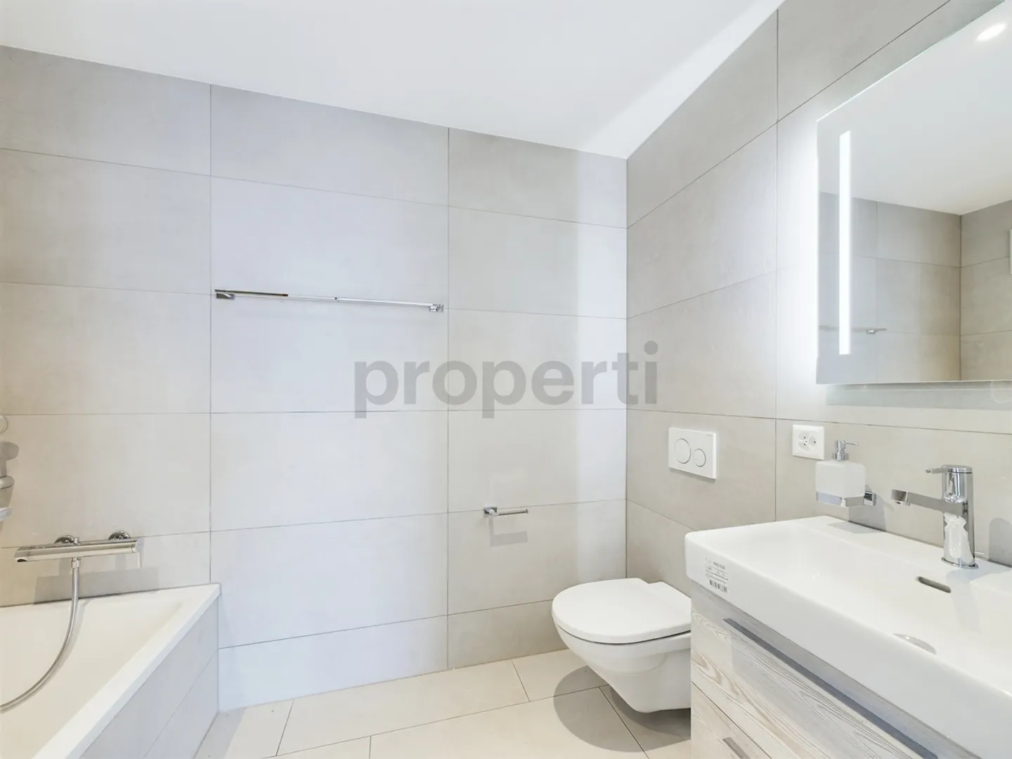 Exclusive terrace apartment with panoramic view in Füllinsdorf - Photo 9 of 11