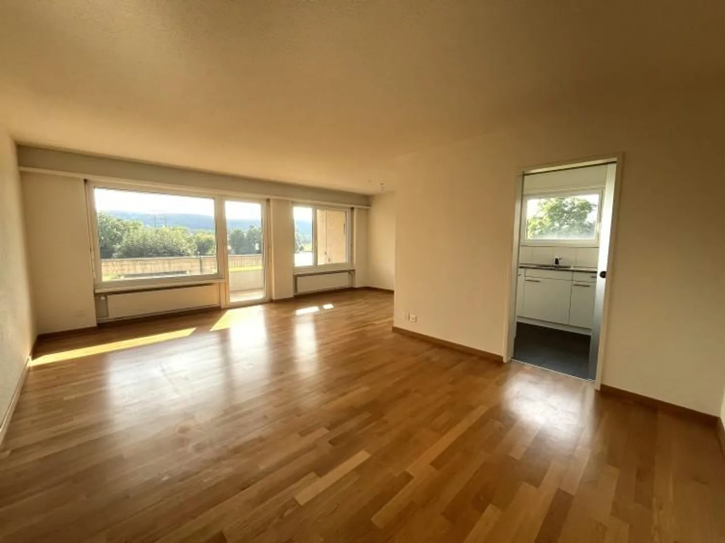 Quiet Living in Schwerzenbach - Photo 3 of 10