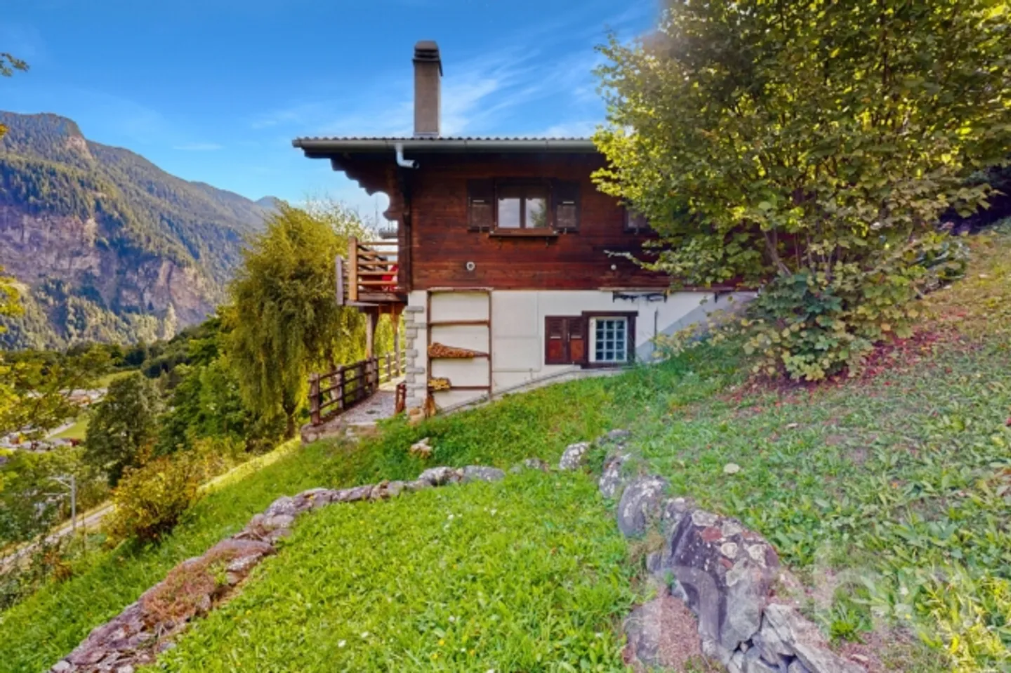Salvan, magnificent property with breathtaking views and green surroundings - Photo 2 of 12