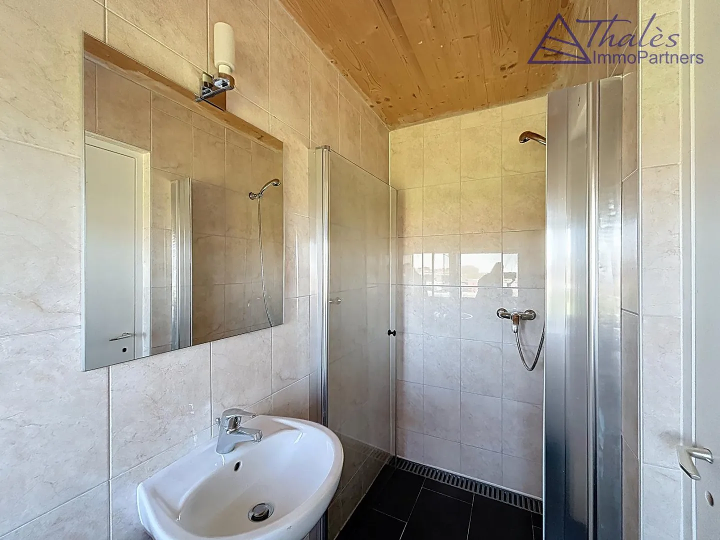 Appartement Loft Stylé à Semsales - Photo 12 sur 12