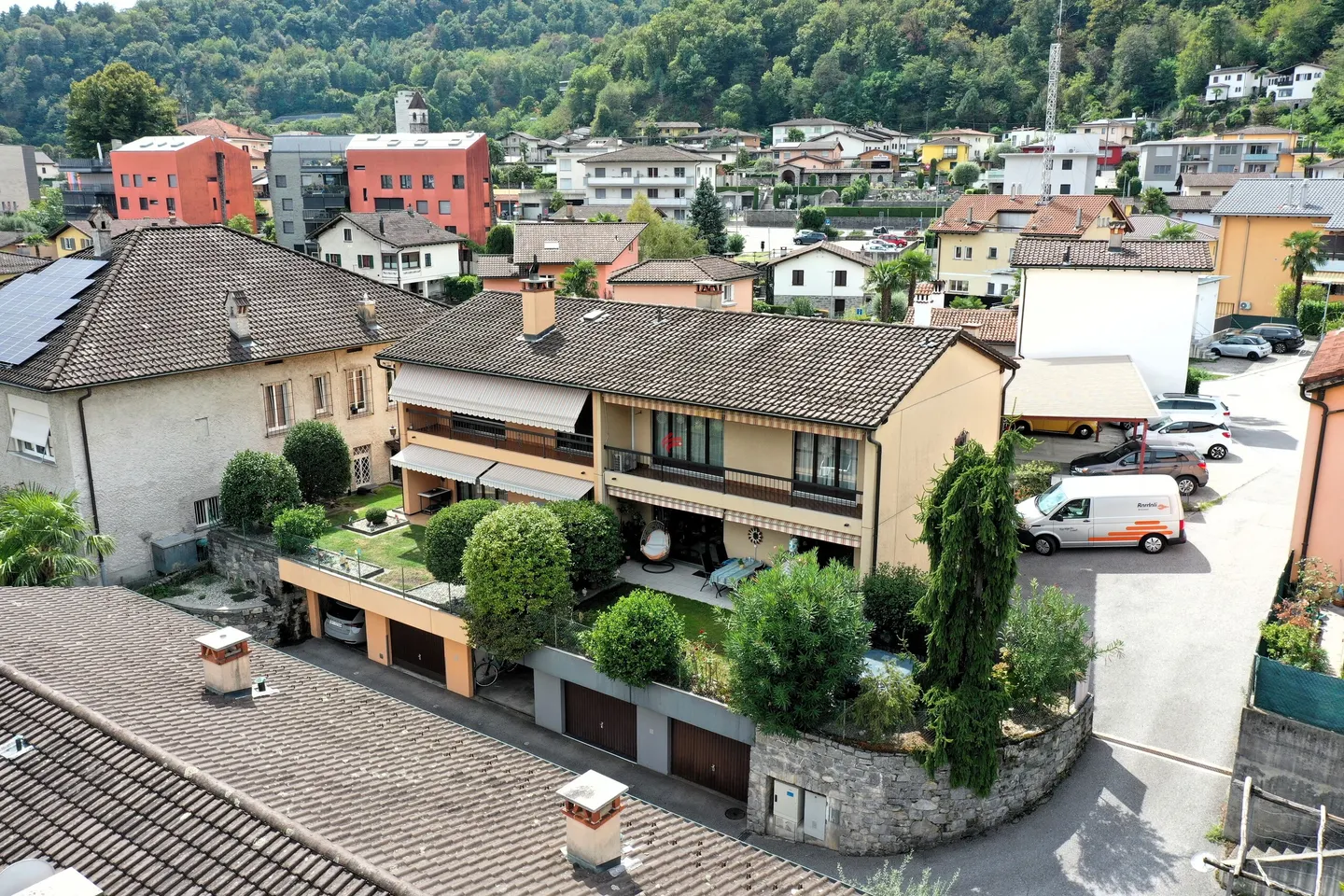 Charmantes Familienhaus in Losone - Foto 1 von 3