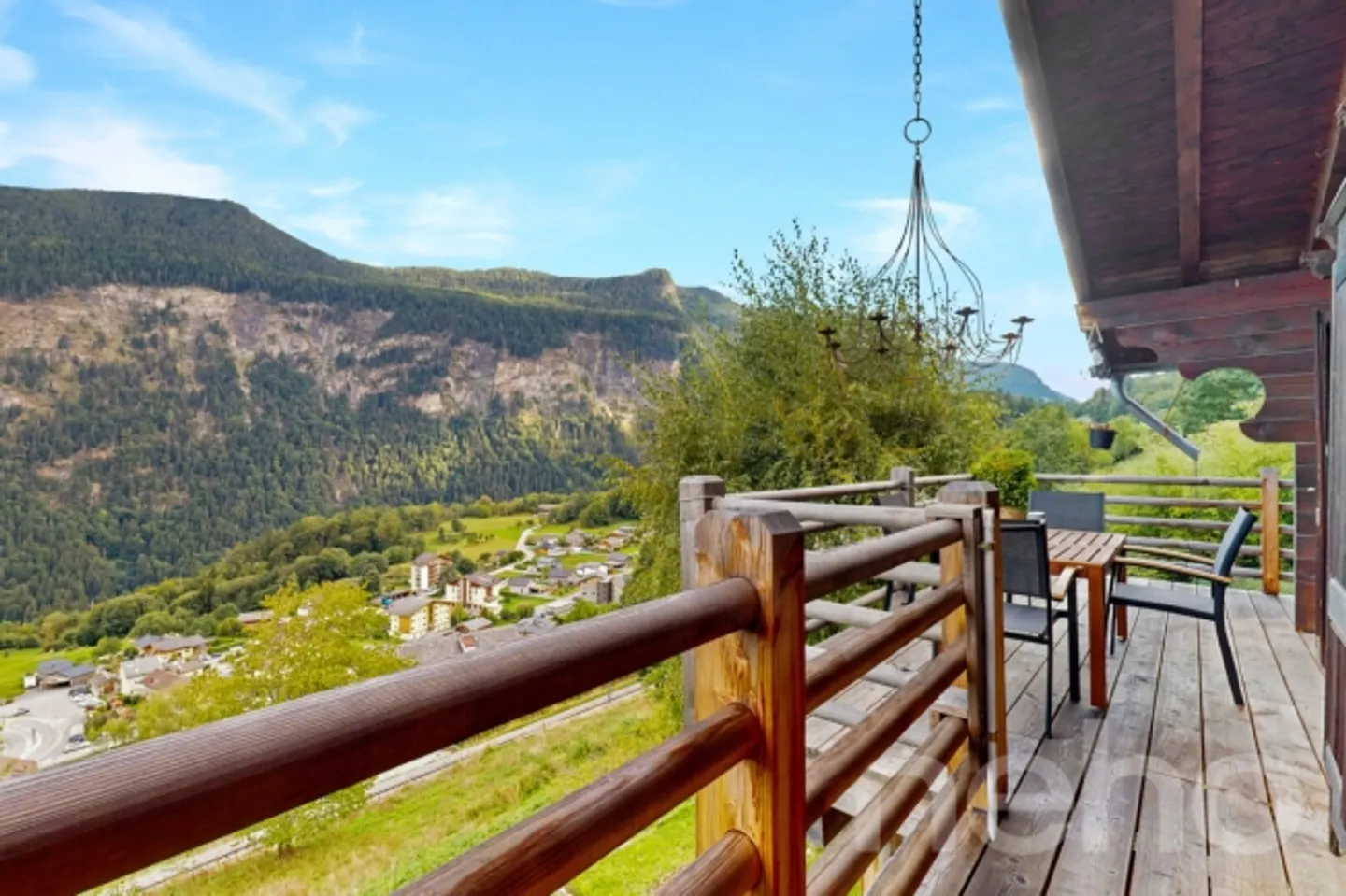 Salvan, magnificent property with breathtaking views and green surroundings - Photo 11 of 12