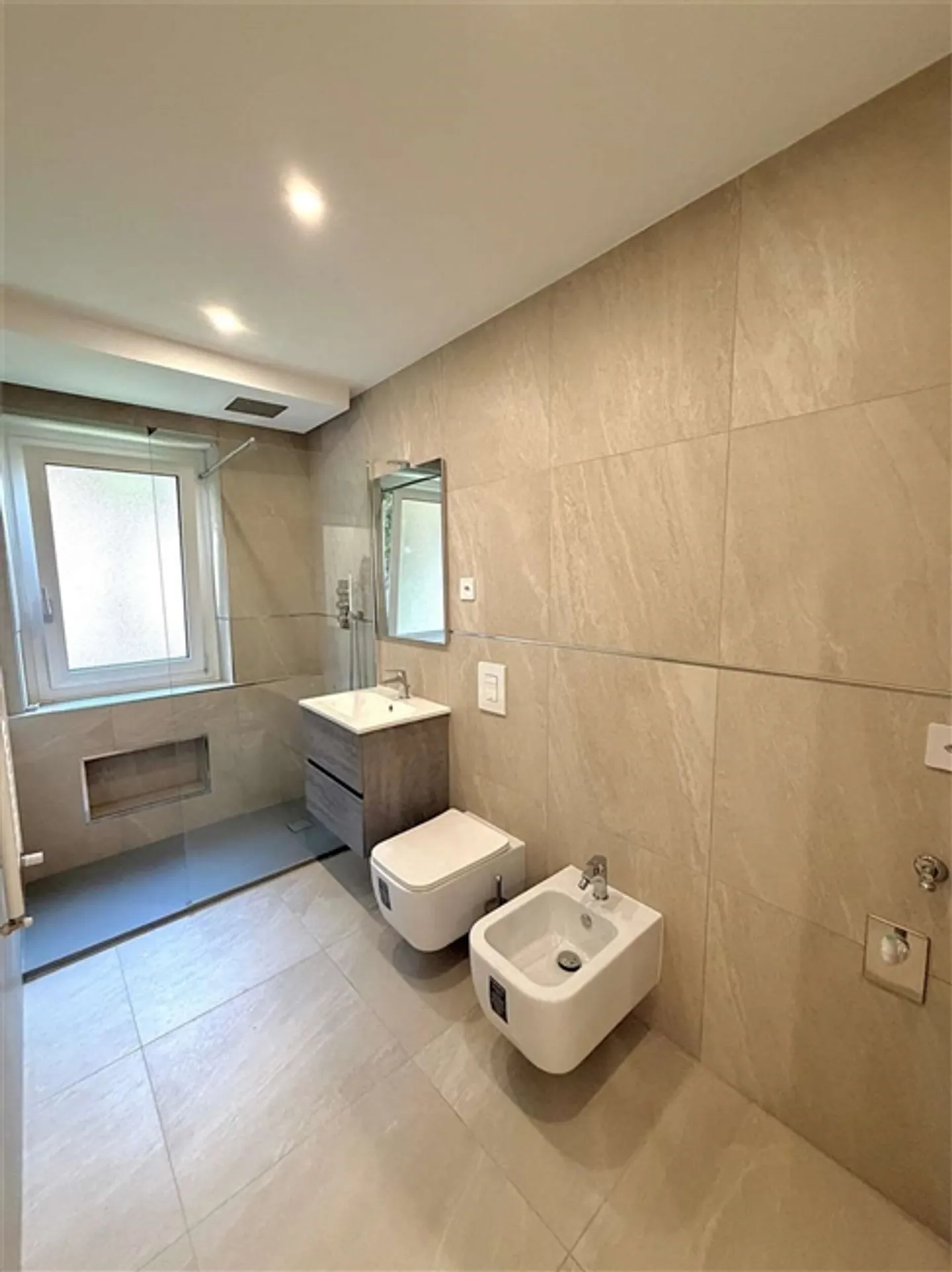 Élégance, Confort et un Jardin Privé de 200 m² - Photo 8 sur 10