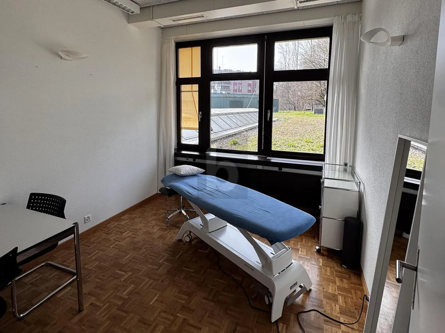 Stanza luminosa in posizione centrale - Foto 1 di 6