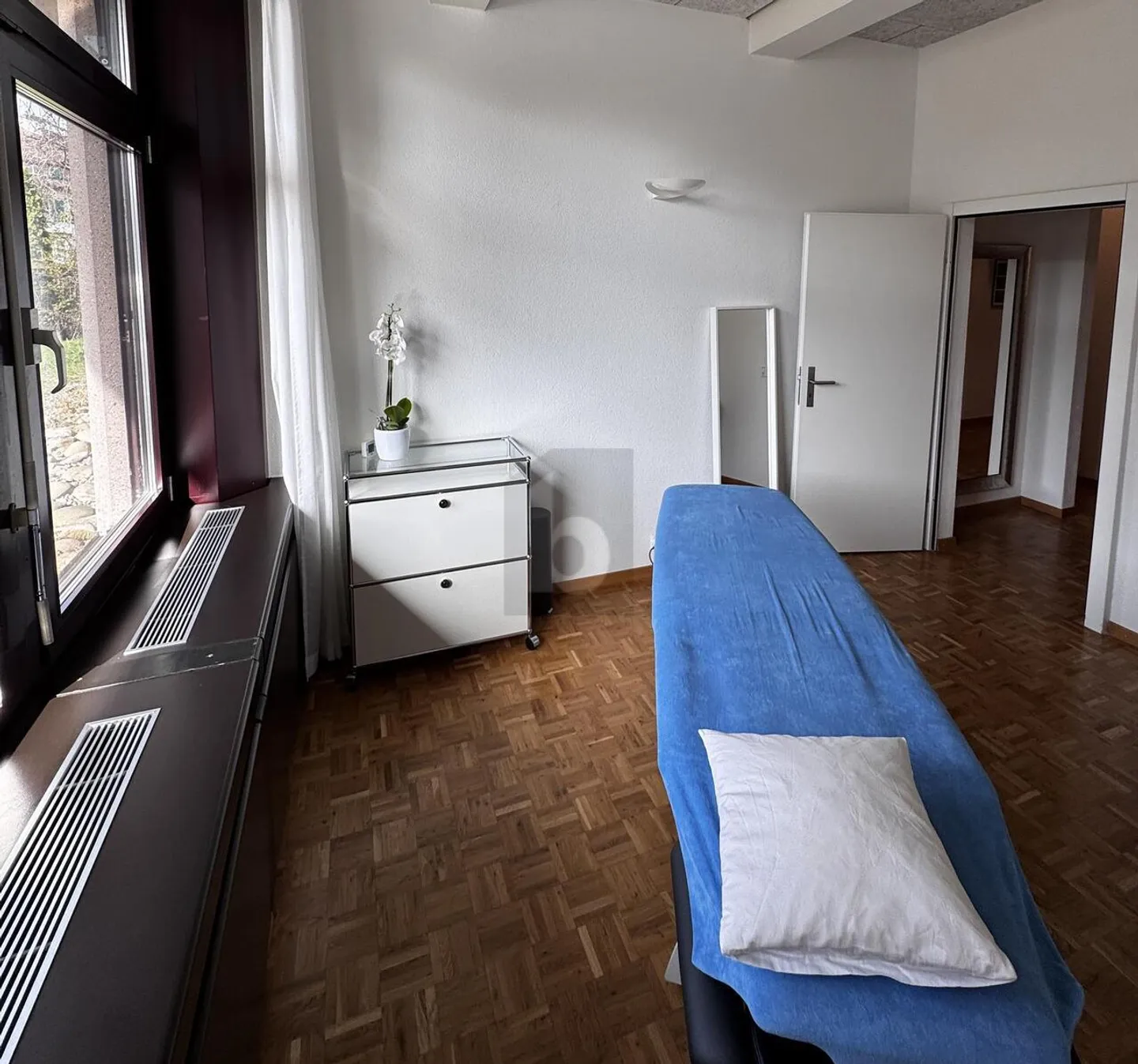 Stanza luminosa in posizione centrale - Foto 3 di 6