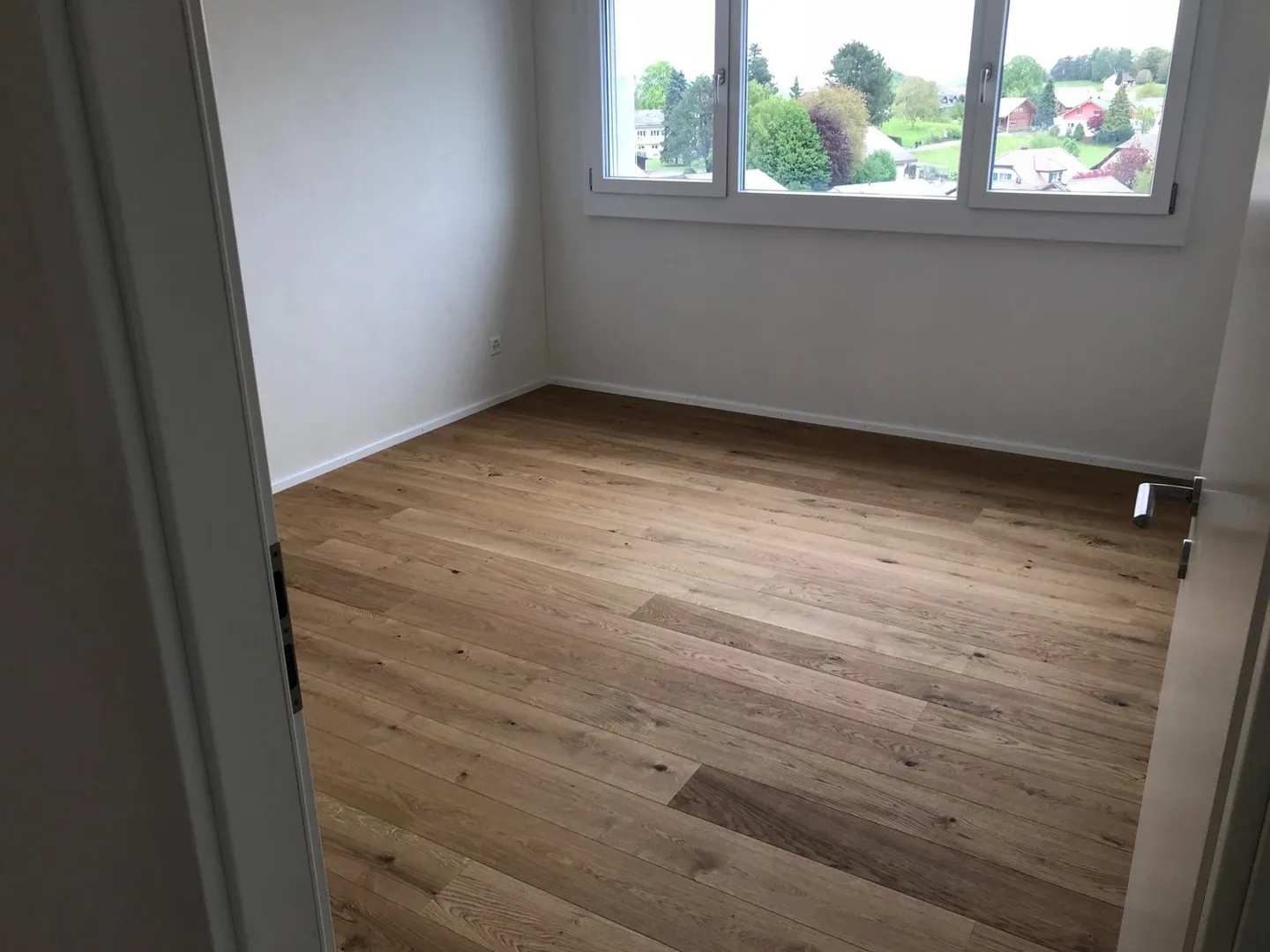 Sehr helles 2,5-Zimmer-Apartment in Rossens - Foto 2 von 8