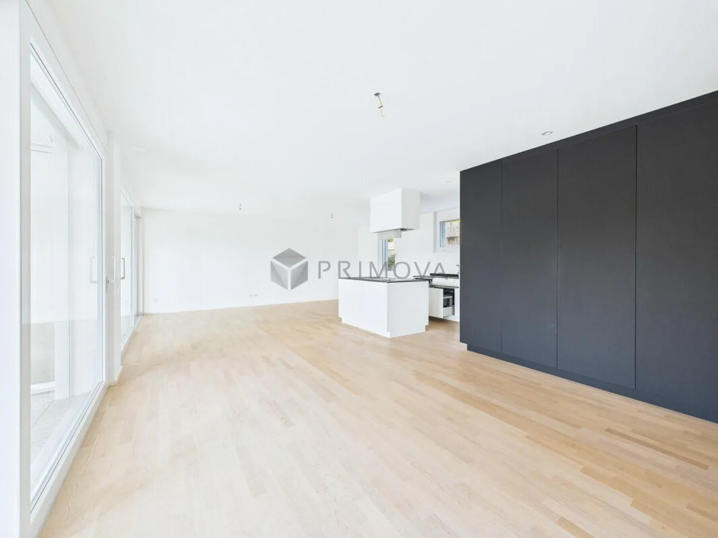 Geräumige Wohnung mit Terrasse - Foto 4 von 13