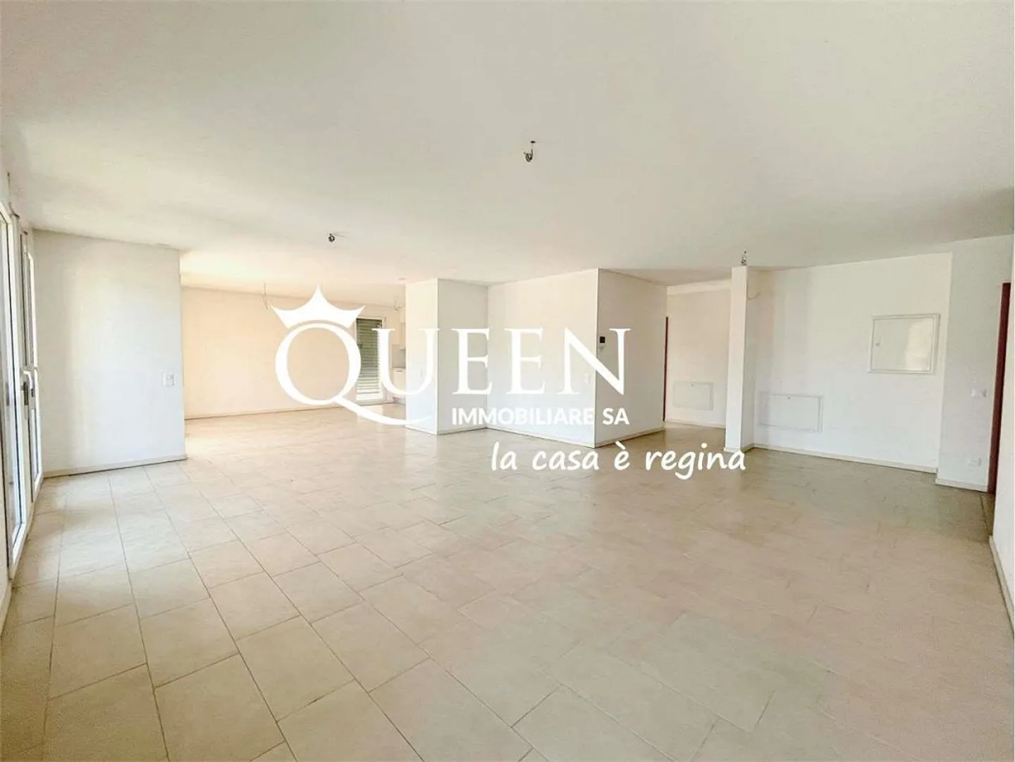 Chiasso: Penthouse with 4.5 rooms, 140 m², balconies, unobstructed view and garden - Photo 2 of 13