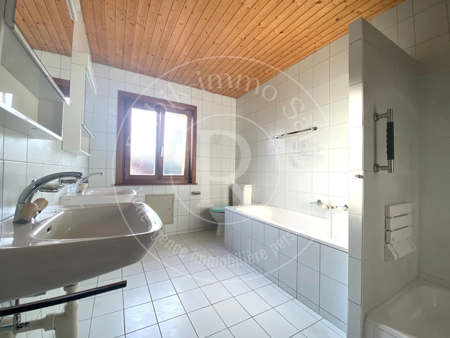 Pretty house close to the train station - Photo 8 of 13