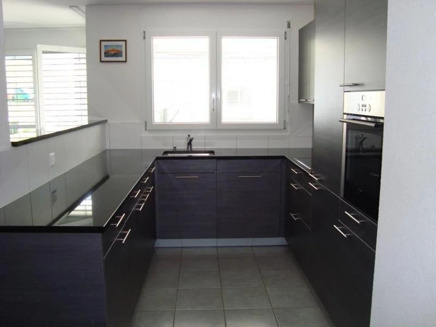 Appartement moderne avec grand balcon - Photo 2 sur 8