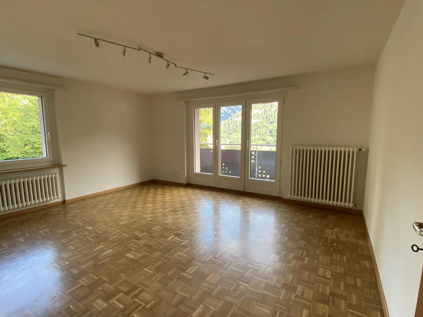 4.5 Room Apartment - Photo 1 of 8